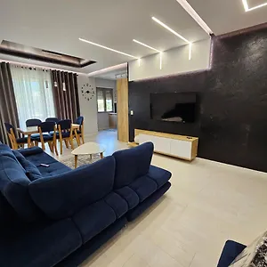  Apartment Tower Bridge Albania